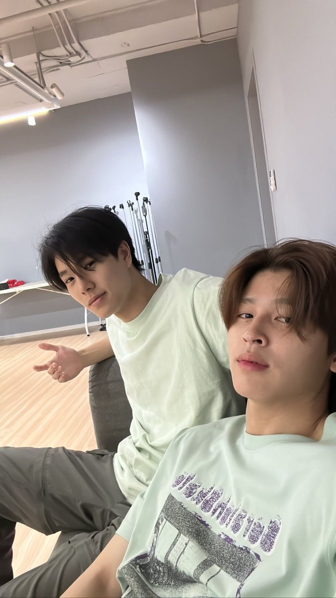 cutieminxn's tweet image. บางทีพี่ก็แอบตกใจบางทีว่ารูปปอนด์ภูวินบางรูปมันจริงมั้ย มันเคยเกิดขึ้นจริงเหรอ แต่ป้าอยากเห็นอีกขออีกได้มั้ย เกิดไม่ทันอะขอฉบับอัพเดต