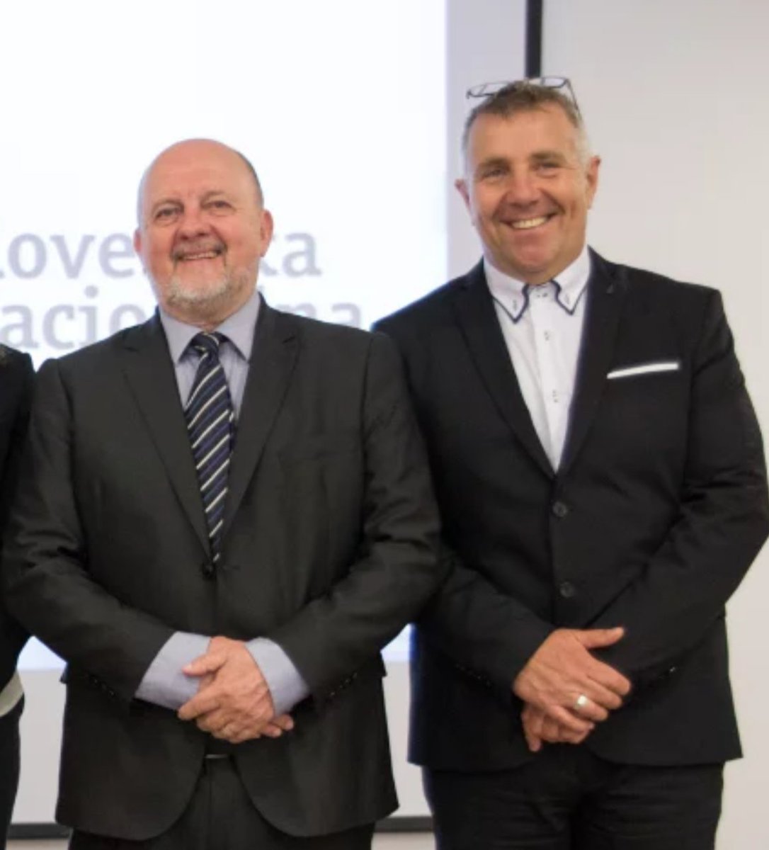 <a href="/ZmagoPlemeniti/">Zmago J. Plemeniti</a> Sam si imel prijavljenih več kakor deset šiptarjev na svojem naslovu in si se kasneje "vn vlekel". Podpredsednik SLOVENSKE nacionalne stranke je bil ŠIPTAR ISMAIL MAINARDI, ki se je preimenoval v Srečko Prijatelj. Židovski hohštapler koga ti misliš, da farbaš? Čifutska golazen.