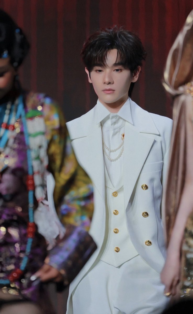 งานจบแต่รูปยังไม่หมดครับโพสต์ได้

NNINE RAYLI 30THANNIVERSARY  
#GQCx瑞丽30周年 
#นายท่านกรชิต   #GaoQingchen   
#Nine  #高卿尘  #小九高卿尘