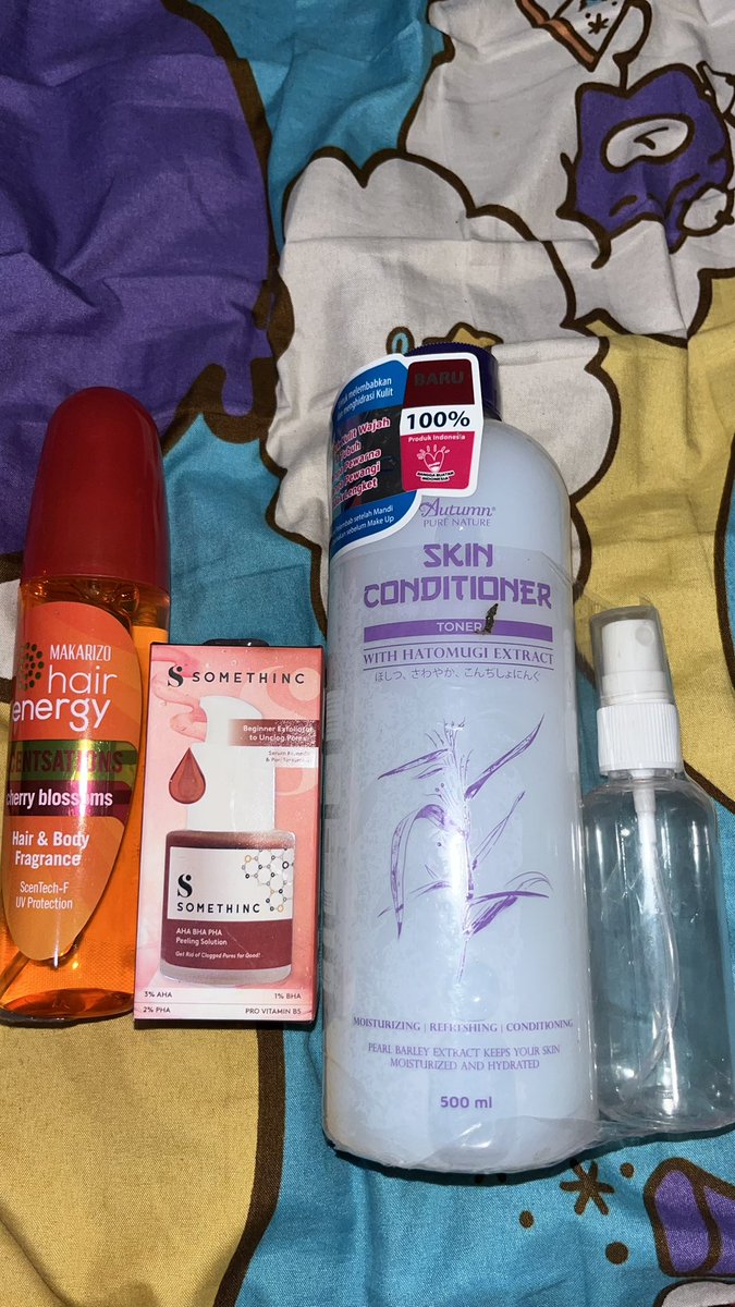 Wts somethinc peeling serum 50k makarizo hair energy 20k hatomugi 35k dm aja bisa oren ya