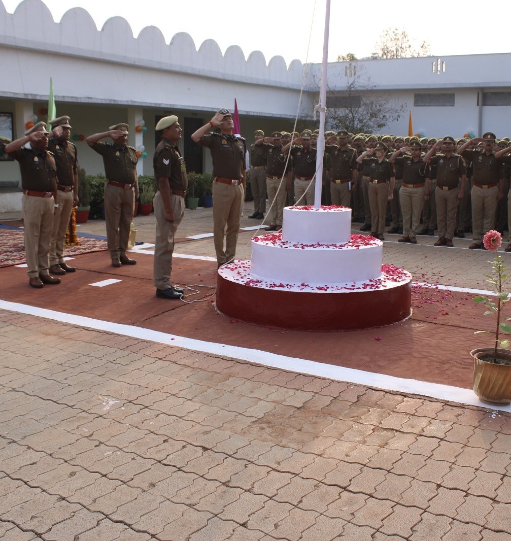 Santosh Mishra IPS tweet media