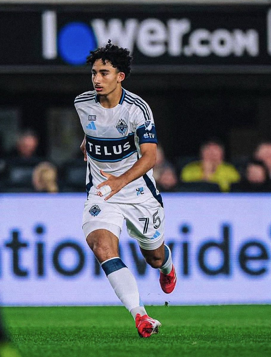 KooraTounsia_'s tweet photo. 📋 | L’entourage de Rayan Elloumi 🇹🇳🇨🇦 aurait été approché par la Juventus 🇮🇹 et le PSV Eindhoven 🇳🇱 afin de connaître la situation contractuelle, le projet sportif et les demandes de transfert du joueurs 

#tunisia #football #mercato #viral #tendances #juventus #PSV #elloumi https://t.co/MqbuGDwarF