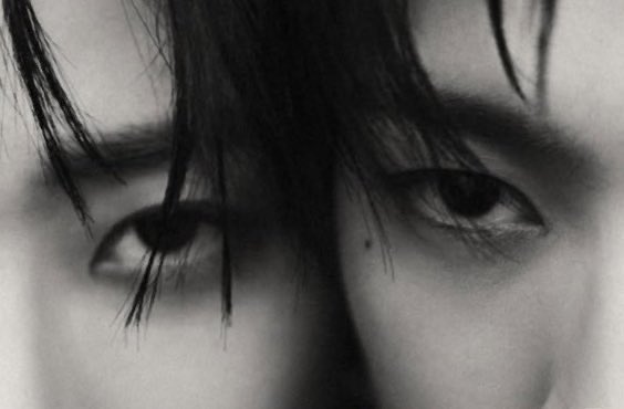 asinisnisa's tweet image. อหหหโน่มินได้ขึ้นปกนิตยสาร Esquire Korea ด้วยกัน 😭😭😭 แล้วดูรูปนึกว่าพรีเวดดิ้ง