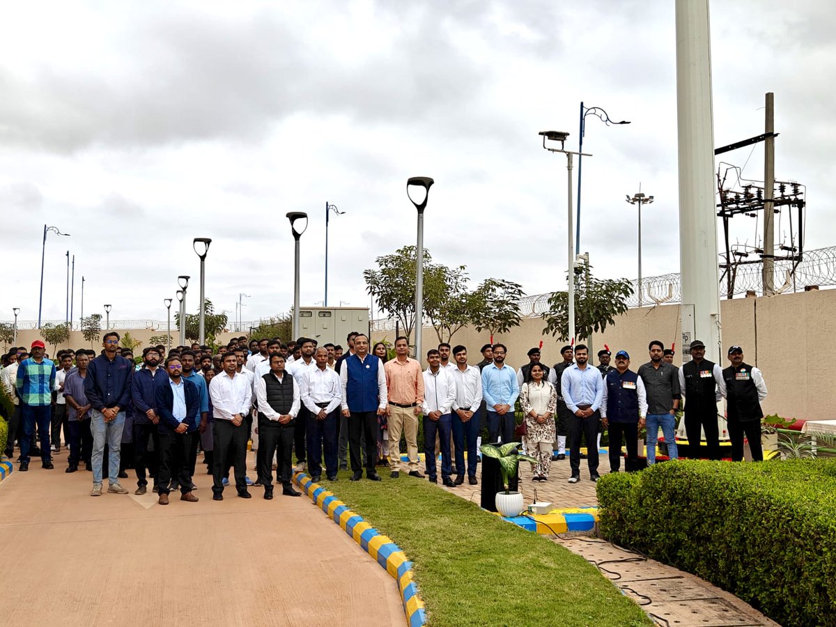 IffcoNanoBlr's tweet photo. 🇮🇳 On the proud occasion of the 77th Republic Day of India, the National Flag was hoisted by the Unit Head, Shri S. P. Rath, in presence of employees and contract staff at IFFCO NFP Bengaluru. A moment of pride, unity, and shared commitment to the ideals of our Constitution. Jai Hind! #IFFCO #Nanofertiliser