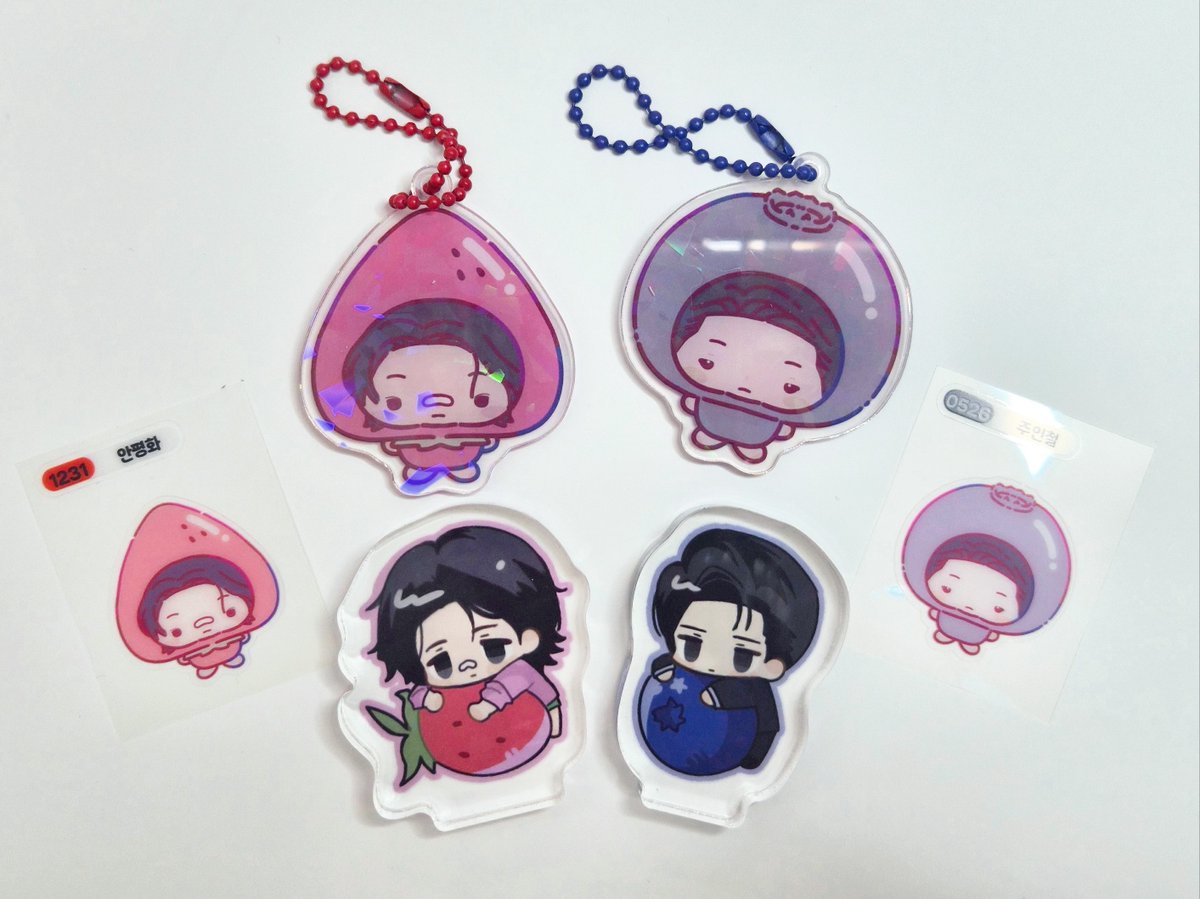 workatdark's tweet image. [RT 이벤트 🥊]

베리평철 키링 및 코롯토 공구폼(무수익) 오픈합니다.

주평 1부 완결 기념 이벤트트겸 해당 글 RT 해주신 분들 중 한분께 코롯토 &amp;amp; 키링 세트를 드립니다.
(주평계만 참여가능)

📆2026년 1월 26일 오후 8시 1분 ~ 재고소진시까지
🔗witchform.com/deposit_form.p…