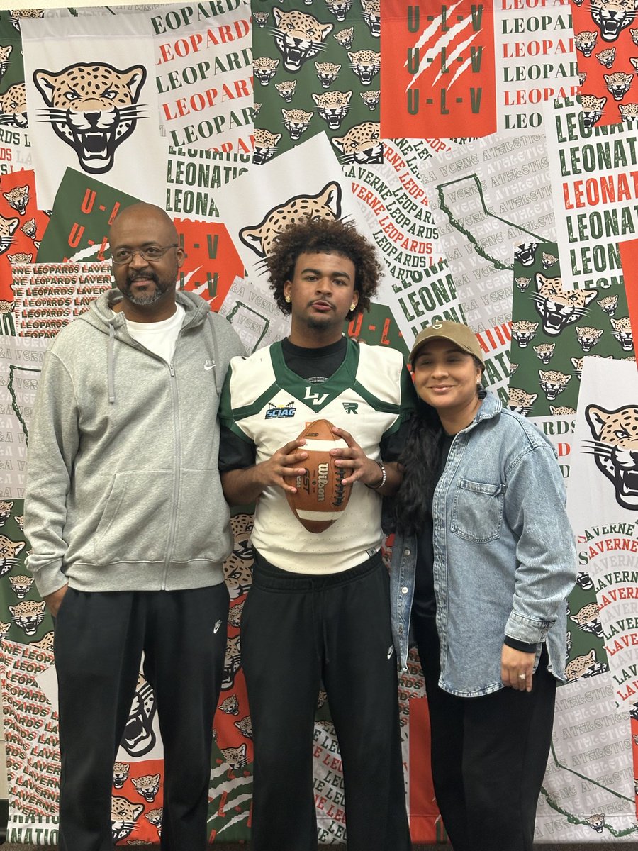 TjBosley1's tweet photo. Blessed to receive an offer from La Verne 🙏🏽
#goleopards #tide https://t.co/g2S7dmygt7