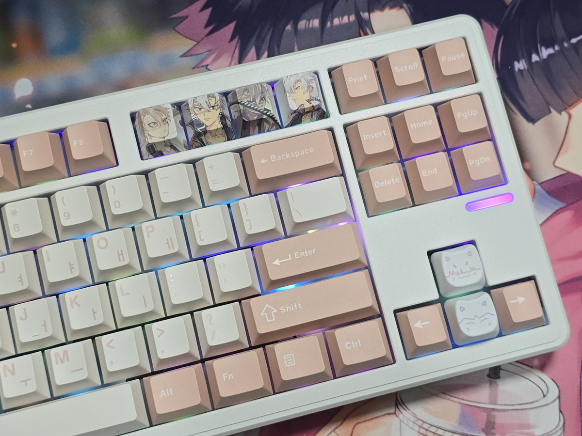 키꾸인지 뭔지 키보드 새로 산 김에 했다네요...(๑˃̵ᴗ˂̵)و