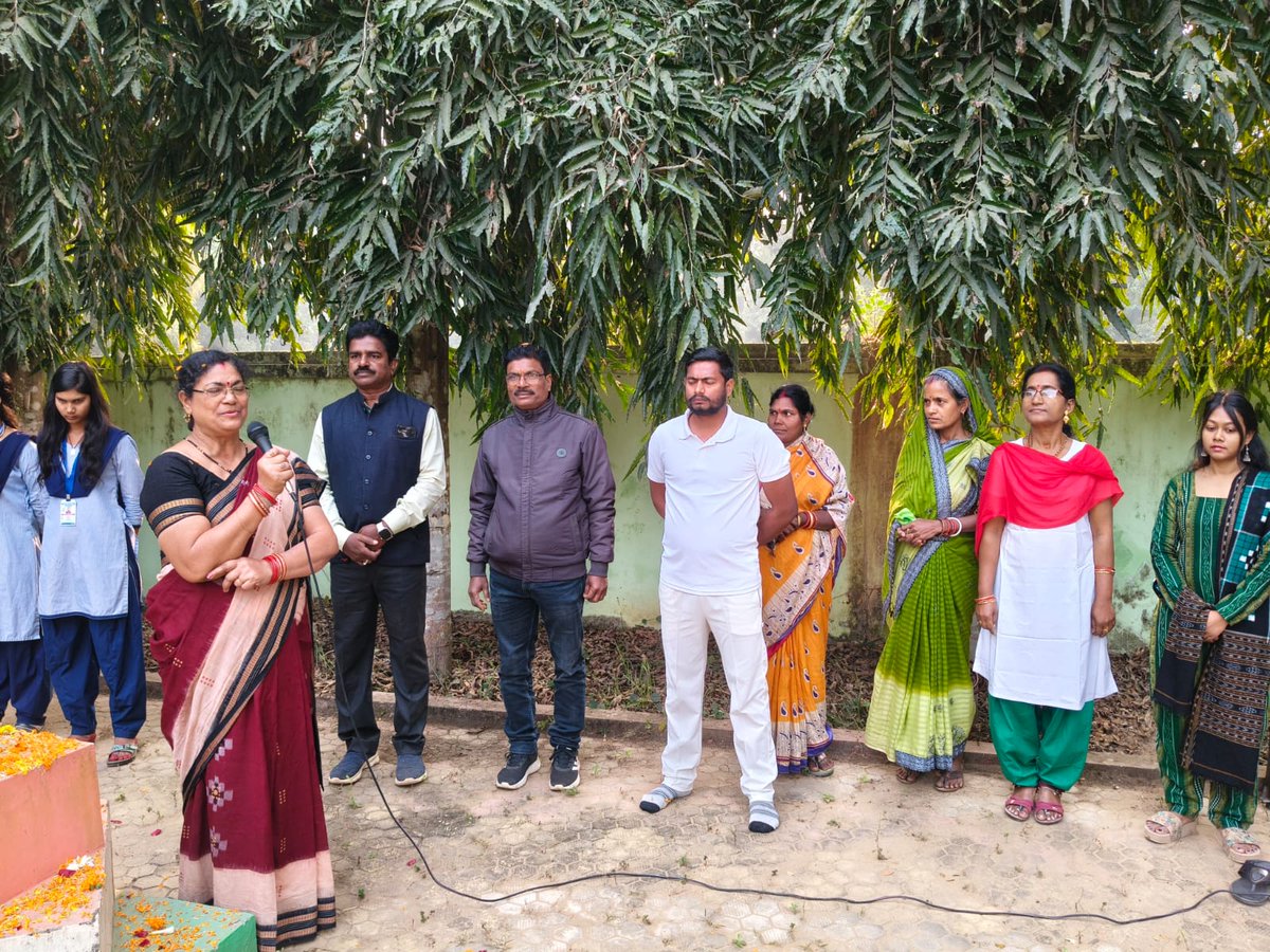 Principal_GCC's tweet photo. 77th Republic Day celebration in our College with themes #150th anniversary of Vande_Mataram #aatmanirbhar_bharat reminds us our rich heritage and our commitment to self-reliance &amp; most importantly ensuring a developed nation. https://t.co/1k00DGg3Io