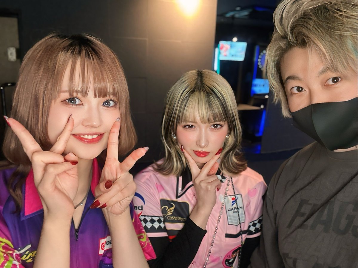 Ace_darts's tweet photo. Wayaka、ノリもビジュも良いですね🙆
楽しい4時間のイベントでした🎶
通称【わやかイベント】あったら楽しそうだな✨✨
#金子綾花
#岡本彩花
#Wayaka
#SpaDe
#ダーツバー
#イベント https://t.co/6RLVlNICBt