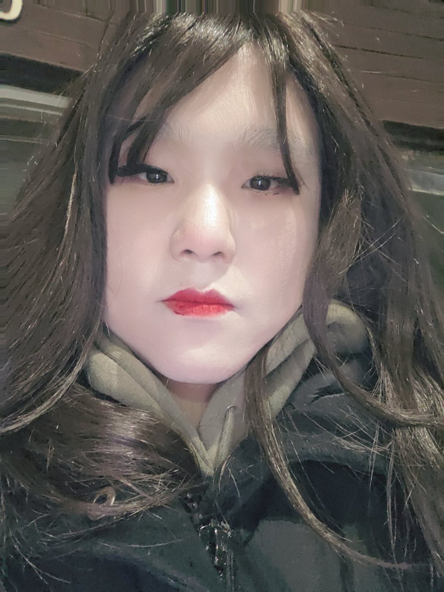 천팔로워도 잘하면 가능하갰네요
불가능할꺼 같았는데 가능하갰어요
팔로워 해주신 분들 고마워요 😄