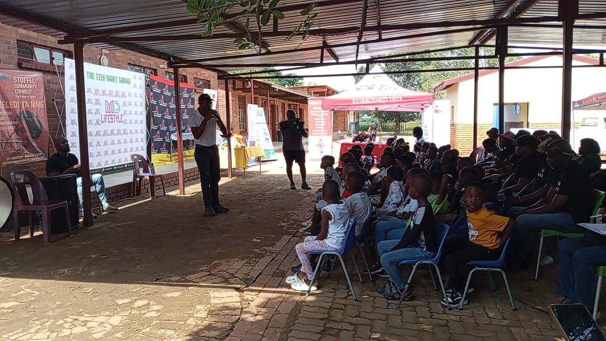 PeuFunerals's tweet photo. GIVING BACK TO THE COMMUNITY.
 PEU Funeral Homes, Proud Supporter of Township Economy.
All thanks to @Shirinda Primary School, B3 Mamelodi West, Pretoria 
And all the other stakeholders that that were part of this incredible opportunity to give back to the community. https://t.co/iUZ049Hlom
