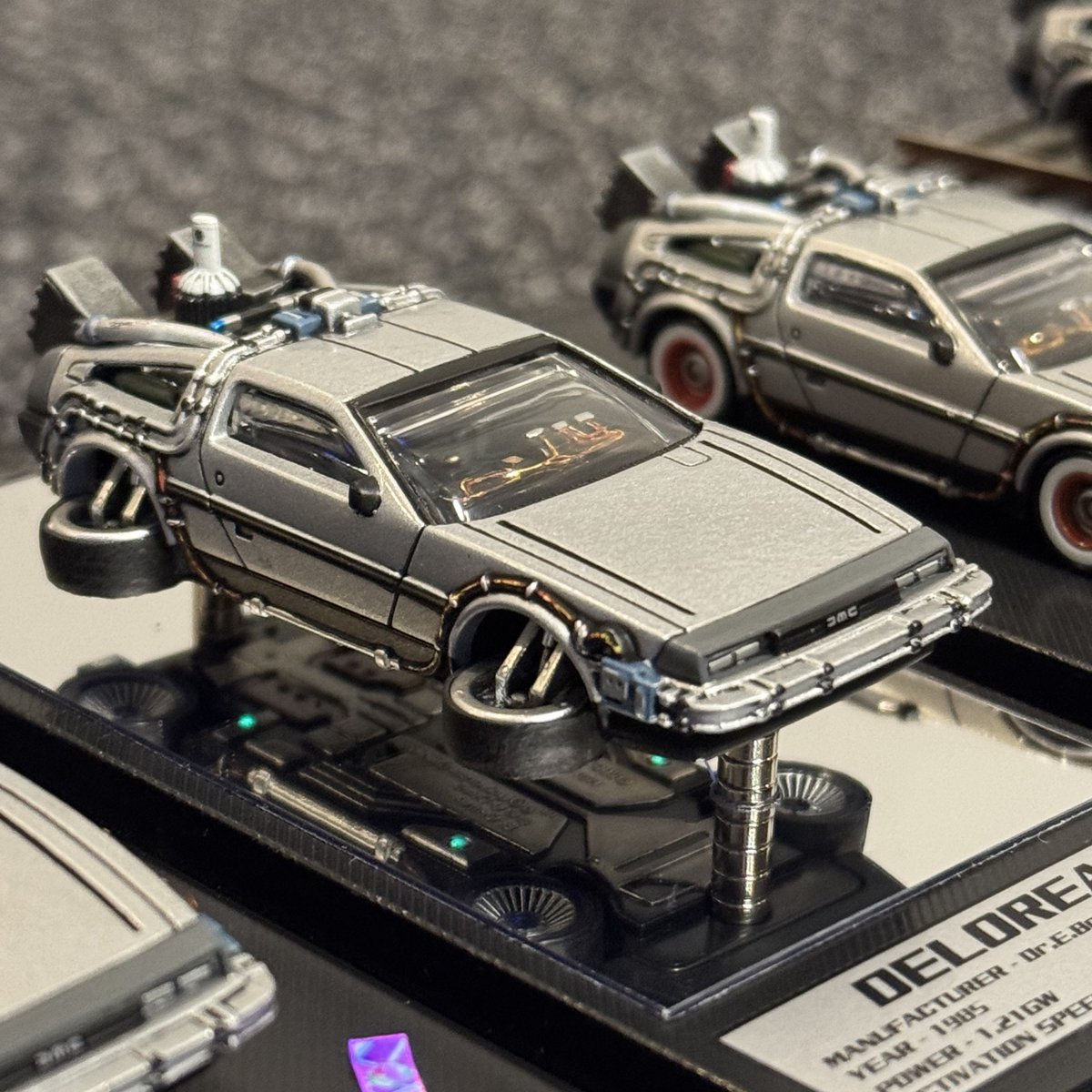 7台同時カスタムはなかなか大変でした。 キャラウィール デロリアン5