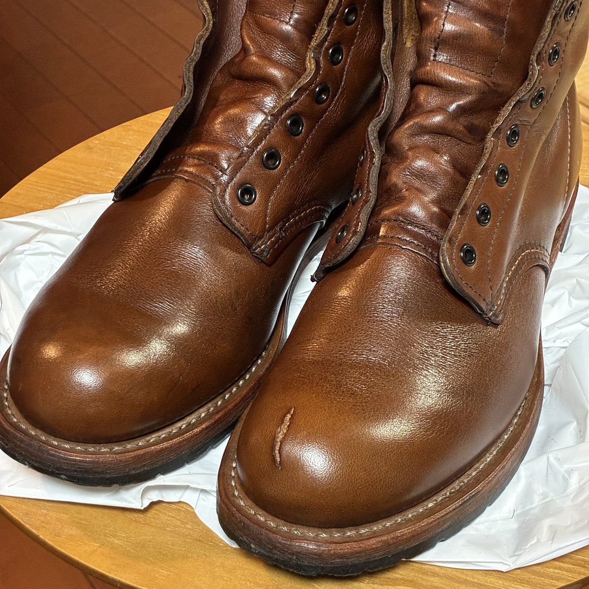 手入れしたらピカピカになったのにビフォーを撮り忘れてあんまりそれが伝わらないレッドウィングのベックマン(中古)を見て… 