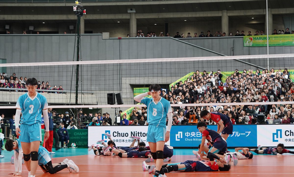 【🏐スポブルフォトギャラリー6️⃣📸】
春高バレー 2026

会場を沸かす圧巻プレーが続出！男子決勝
#清風 vs. #東山 を写真で振り返ろう👀🔥

👇他の写真はこちらから👇
sportsbull.jp/p/2260946/