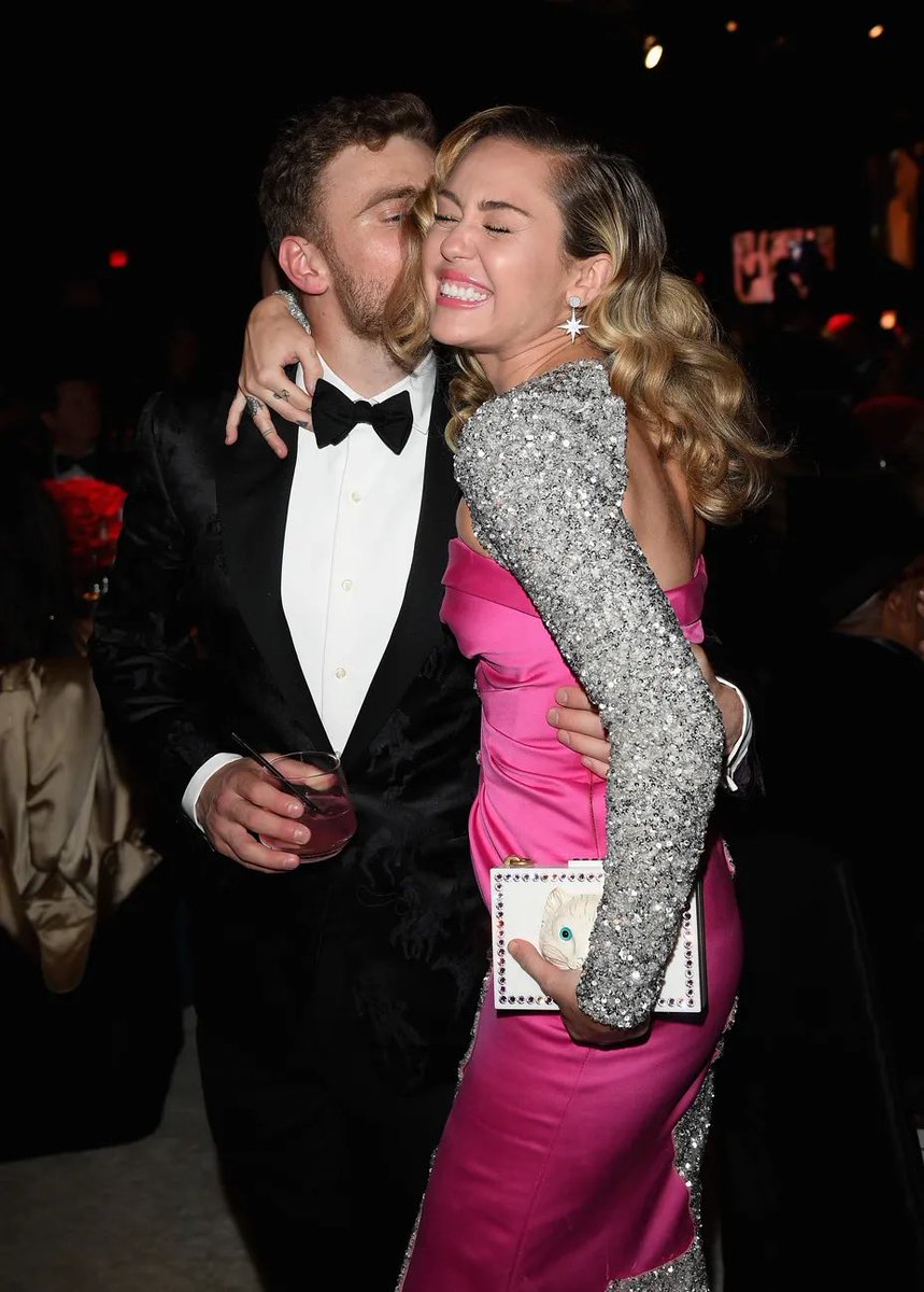 hudsonwupdates's tweet image. “I also had a secret relationship, with these clandestine meetings and hookups. And Miley Cyrus was my own Rose, this famous person that I was suddenly linked to, and as much as I kind of wanted it—because that’s the person you would want to be with if you’re straight, someone…