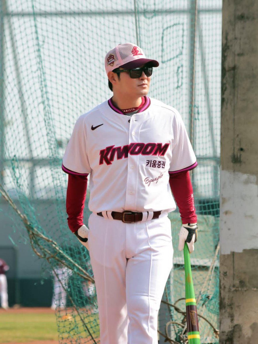 아니 뱅 뱃살 다 어디갔냐고 아빠 두쫀쿠 모르냐고 두쫀쿠 먹으라고