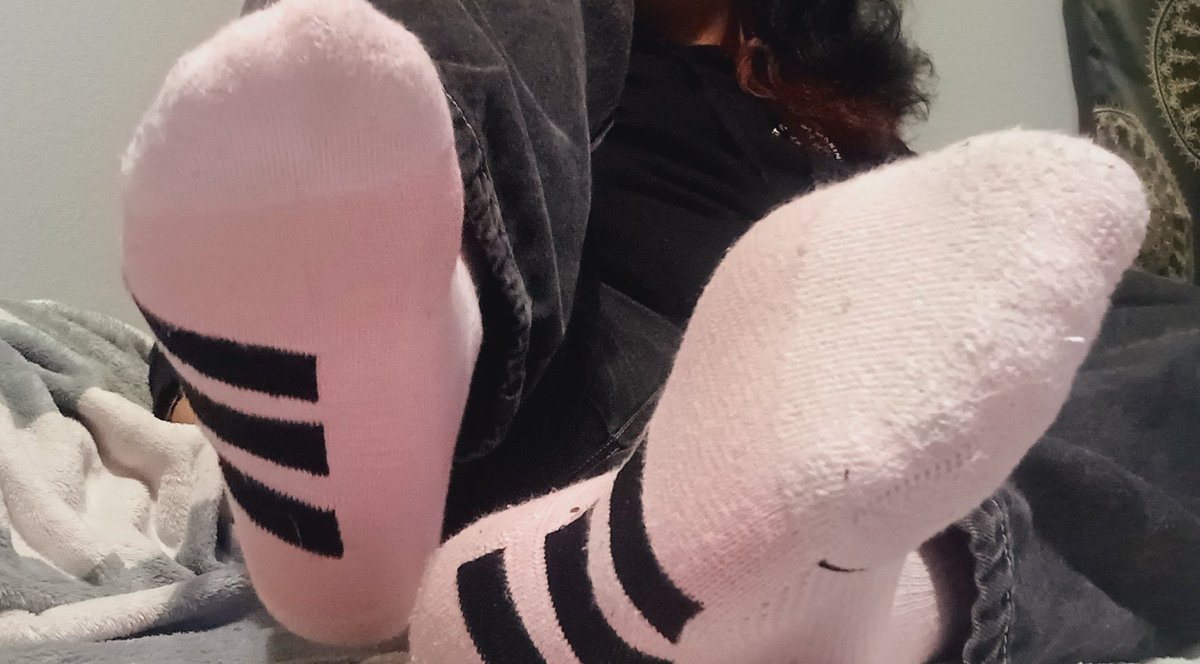 8dynamic_neo8's tweet photo. Love how comfy these are #gay #socks #latinofeet #gayfeet https://t.co/ZBlNjKKB9Q