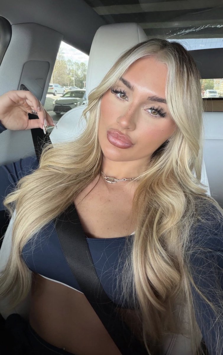 Resting rich face. 〢 NOT @tiffstrattonwwe tweet media