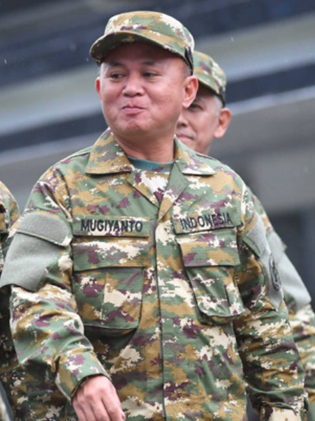 hansdavidian's tweet image. Foto pertama di taun 2017 &amp;amp; foto kedua di taun 2024. Cuma beda 7 tahun 🤣