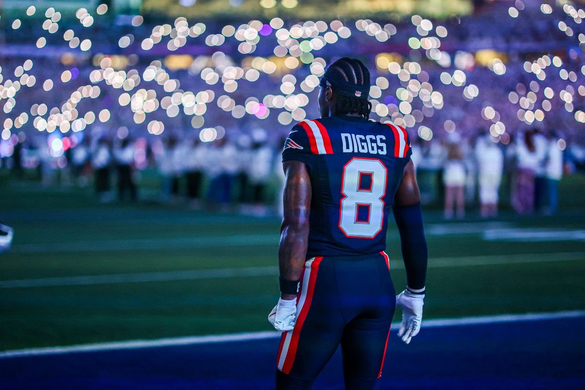 Cam0kah's tweet photo. @pl4ytimeis0ver @iamcardib Stefon Diggs owns you and your poverty franchise. https://t.co/L3QRN8vRnz