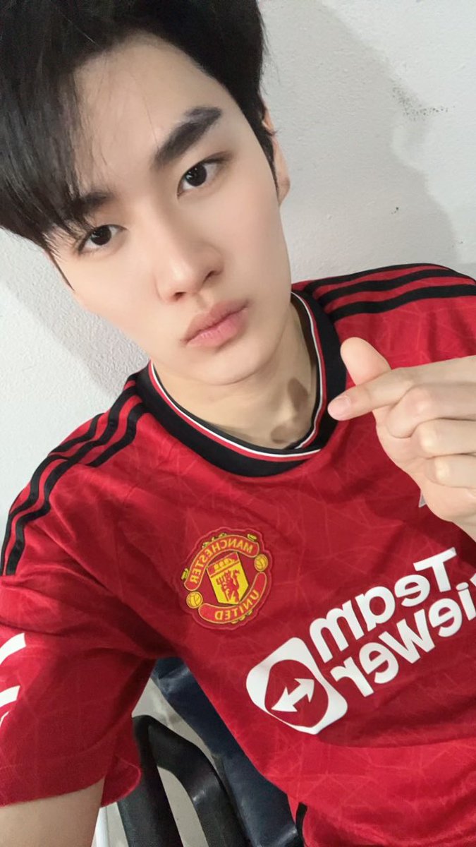 Perth Napat tweet media