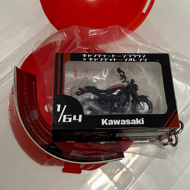 座間店ではカプセルトイ【1/64Kawasaki Z900RS＆GPZ900Rニンジャ