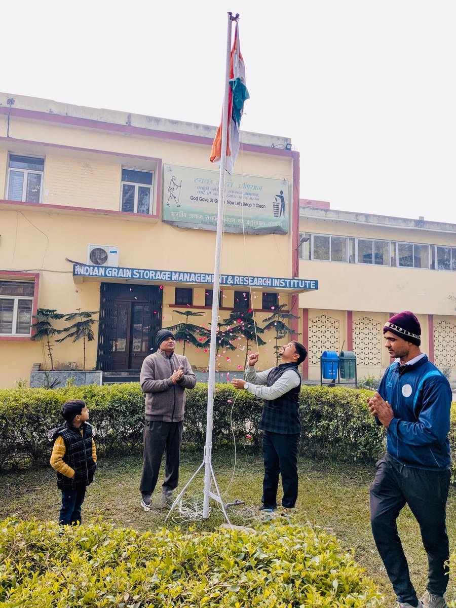 igmrihapur's tweet photo. IGMRI, Hapur proudly celebrates the spirit of the Indian Republic. On this Republic Day, we reaffirm our commitment to the values of the Constitution, national unity, and responsible citizenship. 🇮🇳
#RepublicDay2026 #IGMRIHapur #ProudToBeIndian https://t.co/BCcemKhWlJ