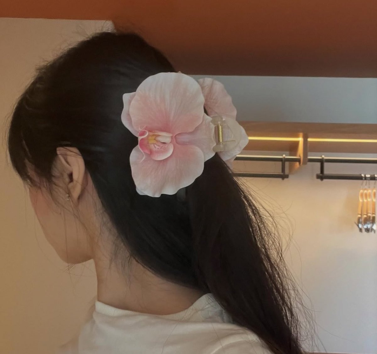 ถ้าชอบแนวนี้แนะนำร้านนี้ด้วยคั้บ มีความ craft ความ sassy ขี้เล่น ใส่ไปเที่ยวหรือออกงานแบบแกลมๆก็ได้มีทั้งรองเท้า กระเป๋า accessories ต่างๆ ให้ฟีล 90s นิดๆ