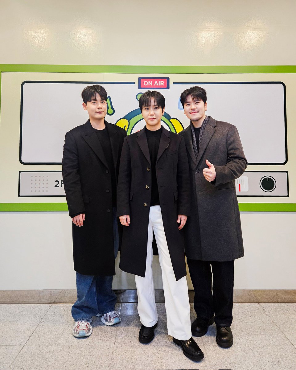 KBS Cool FM <이은지의 가요광장>

역시 텐디‼️
짱포엠과 찰떡궁합으로 텐션 끌어올려↗️
올 때마다 반갑게 반겨주시는 텐디 덕분에
재밌는 시간 보내고 갑니다🫶

#LAPOEM #라포엠 #이은지의가요광장 #ALIVE
#유채훈 #최성훈 #정민성
#YouChaehoon #ChoiSunghoon #JeongMinseong