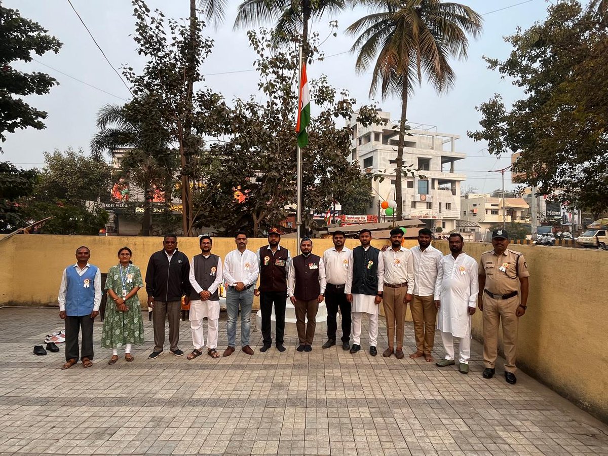 आज भारतीय खाद्य निगम, मंडल कार्यालय औरंगाबाद  में 77वें गणतंत्र दिवस के शुभ अवसर पर राष्ट्रीय ध्वज फहराया गया। इस अवसर पर सभी कर्मचारियों ने एकजुट होकर देशभक्ति की भावना के साथ भाग लिया और राष्ट्र के प्रति अपने कर्तव्यों के प्रति संकल्प लिया।
<a href="/FciWest/">भारतीय खाद्य निगम, पश्चिम अंचल, मुंबई</a> 
<a href="/FCI_India/">Food Corporation of India</a>
<a href="/princefci2010/">Prince Hemraj Verma</a>