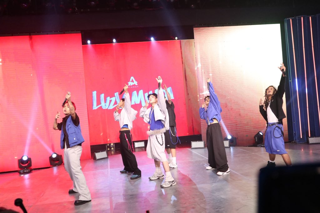 LUMAKI TO SA SHOWTIME 💪🏼

Masaya kaming muling makabalik sa showtime stage ngayong araw 🤎 thank you po <a href="/itsShowtimeNa/">It's Showtime</a> 

#ALAMAT