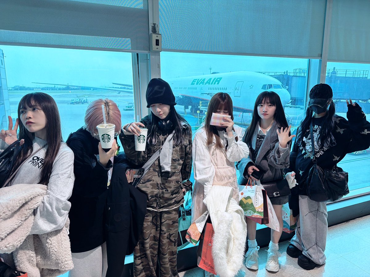 スチュワーデスとパイロットの台湾がいっぱい ╭━━━━━━━━━━━╮ 台湾から帰るよ✈️💨 ╰━v