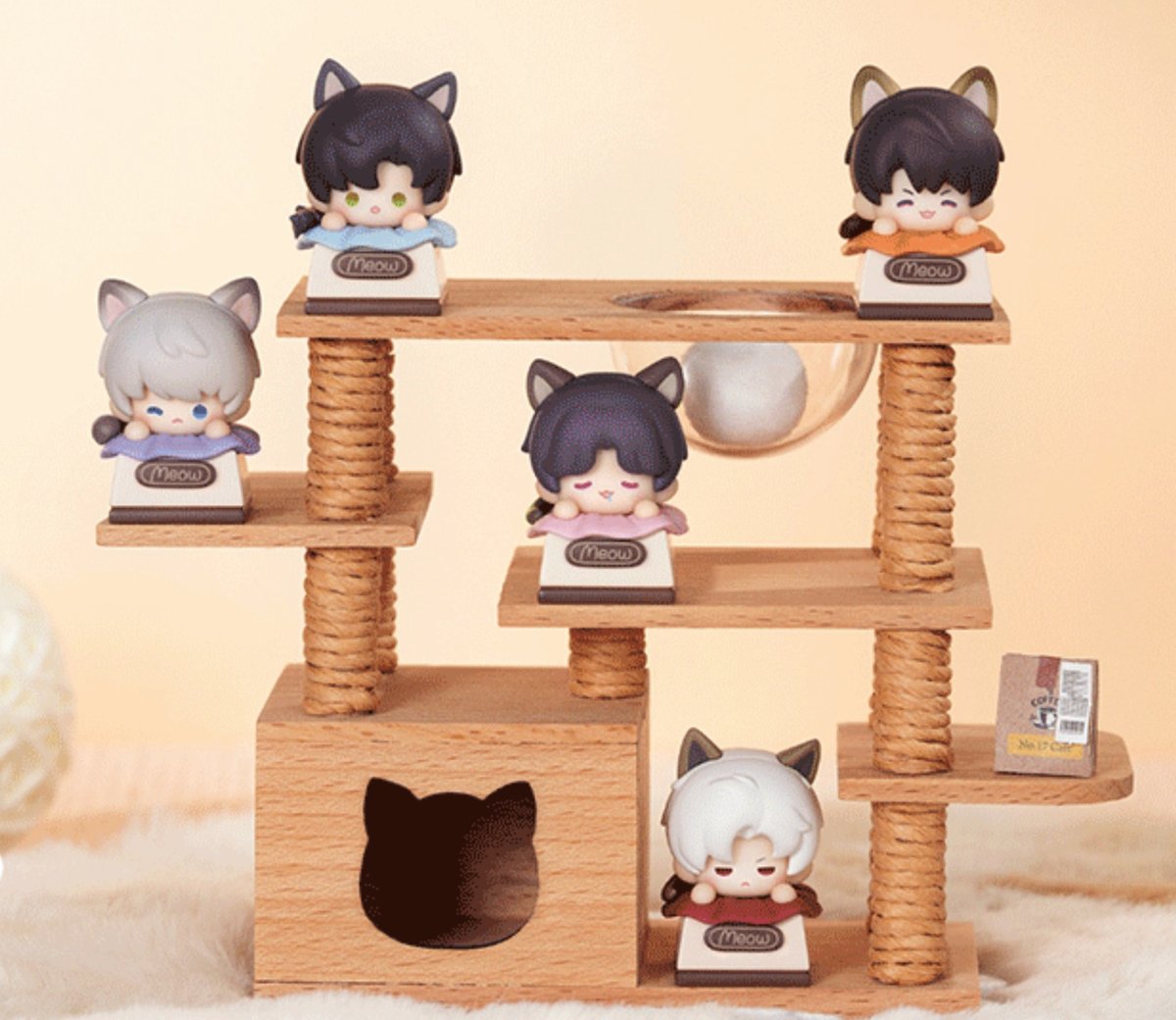 New Love and Deepspace mini figurines announced featuring the LI