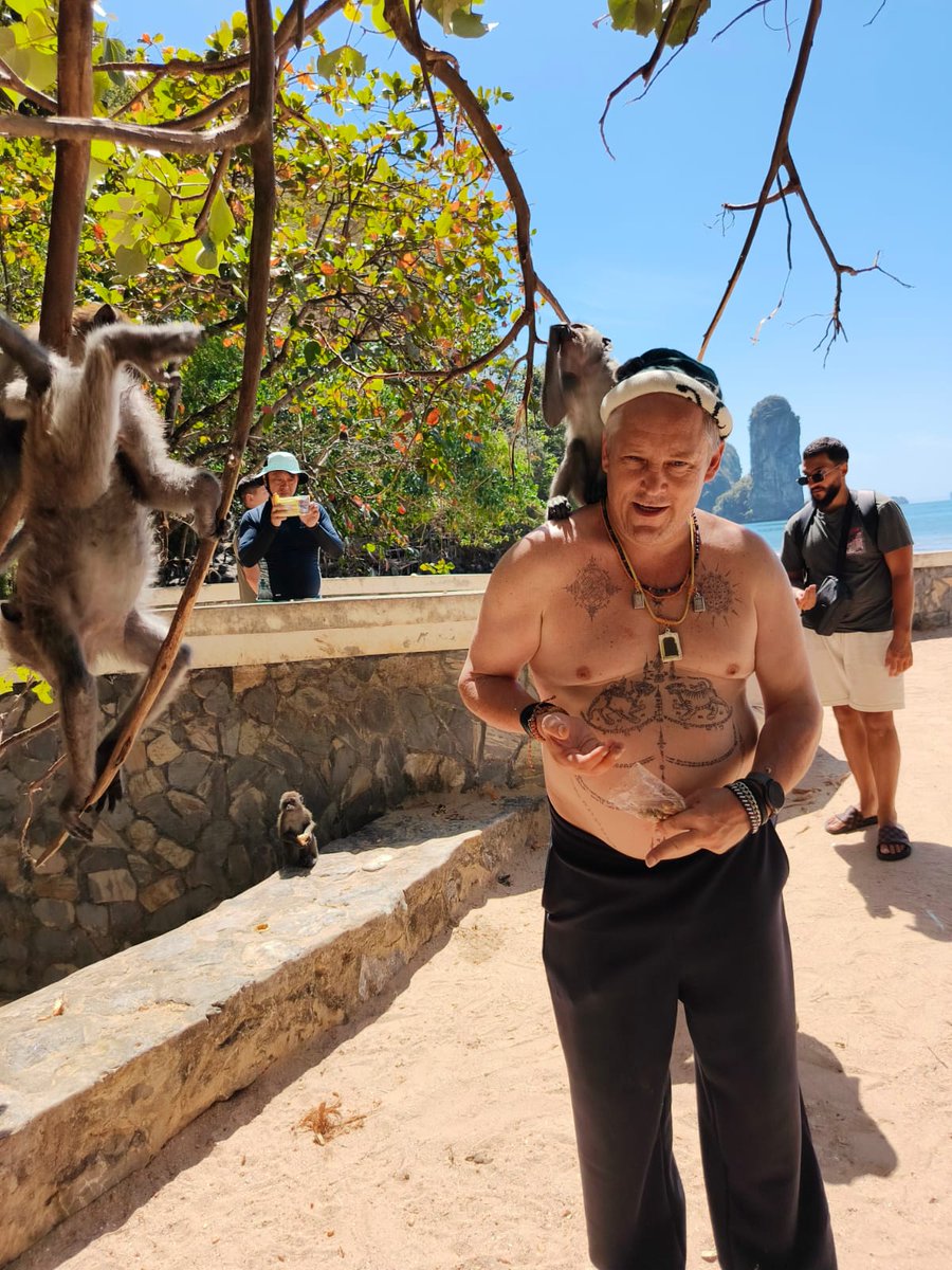 olitaylor850991's tweet photo. Beautiful start to the day on Ao Nang Beach, Krabbi, Thaland
Loving life, loving nature
You are a part of nature
Thank you for not biting me naughty little monkey
#FreeAI
#FreeData https://t.co/0A6Gr0wCRv