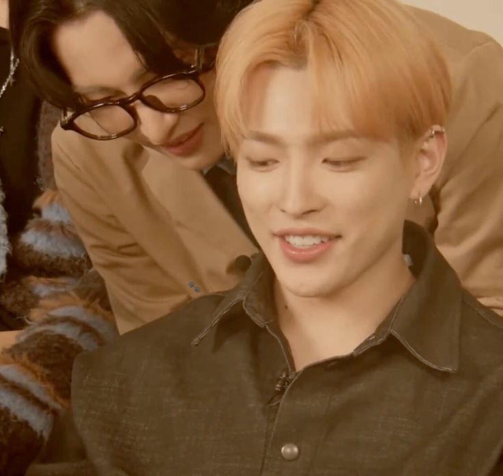 uǝɹnɐן⁻ tweet media