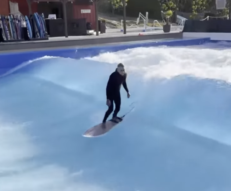 Your locals' quiz of da day:
Does Gerry Lopez surf "goofy foot?"
Da answer:
a. Yes
Right foot forward