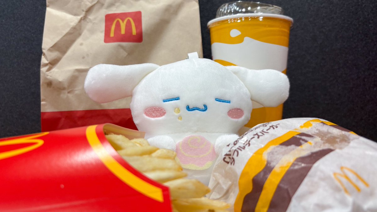 cinnamon__tail's tweet photo. 今日からみたいなので今週はマック🍔 🍟
#ポテトとドリンクがオール巨人に https://t.co/NwTs30aGxX