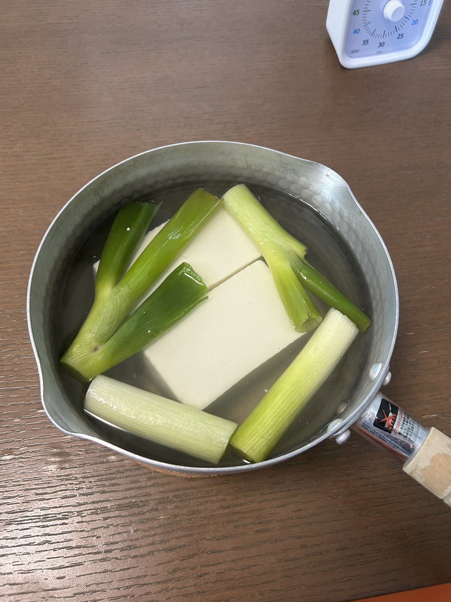 息子の胃腸炎もらって、昨日から今日までグロッキーだった…
回復食いくか…