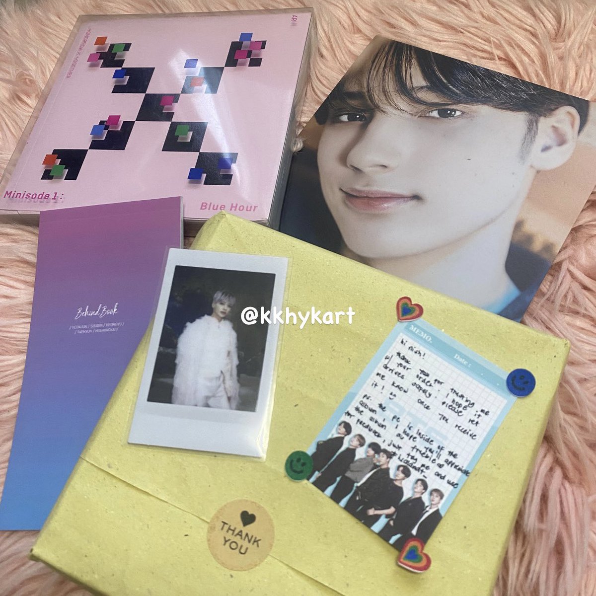 kkhykart's tweet photo. 💌 #kkhybuys

txt memories: second story taehyun polaroid ♡

*breathes* TYSM @tyunjeon for packing tyun safely and for the vvvv generous freebies 🥹!!! when i tell u my jaw was on the floor when i read this whole album (the cd too) was the freebie 😭🫶🏻 cutie hyuka ><

#isalamat_ https://t.co/pHWZrcDuwr