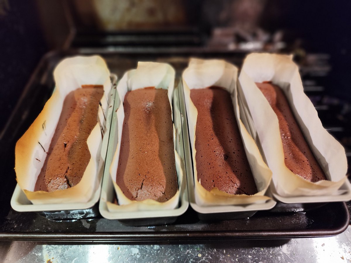 romanKitche's tweet image. スパイスを使ったガトーショコラ焼き上がりました！！！

冒険セット（ドリンク＆ミニデザート）かデザート単品で提供中😌
 #秋葉原レストラン
 #スパイス酒場
 #秋葉原ディナー
 #秋葉原グルメ
 #ガトーショコラ