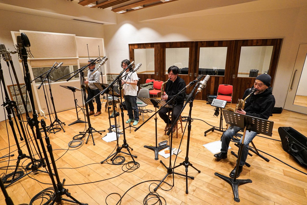 jujuinoue's tweet image. 週末の二日間はTAGO STUDIO TAKASAKI でサキソフォビアのレコーディングでした。
内容はまだ公表前ですが、良いものが録れたと思います。

昨年から休みなく続いているハードな日々もちょっとだけ休憩。
今日は溜まってる本を読む一日に。

#saxophobia #sax #jazz #recording #tagostudio