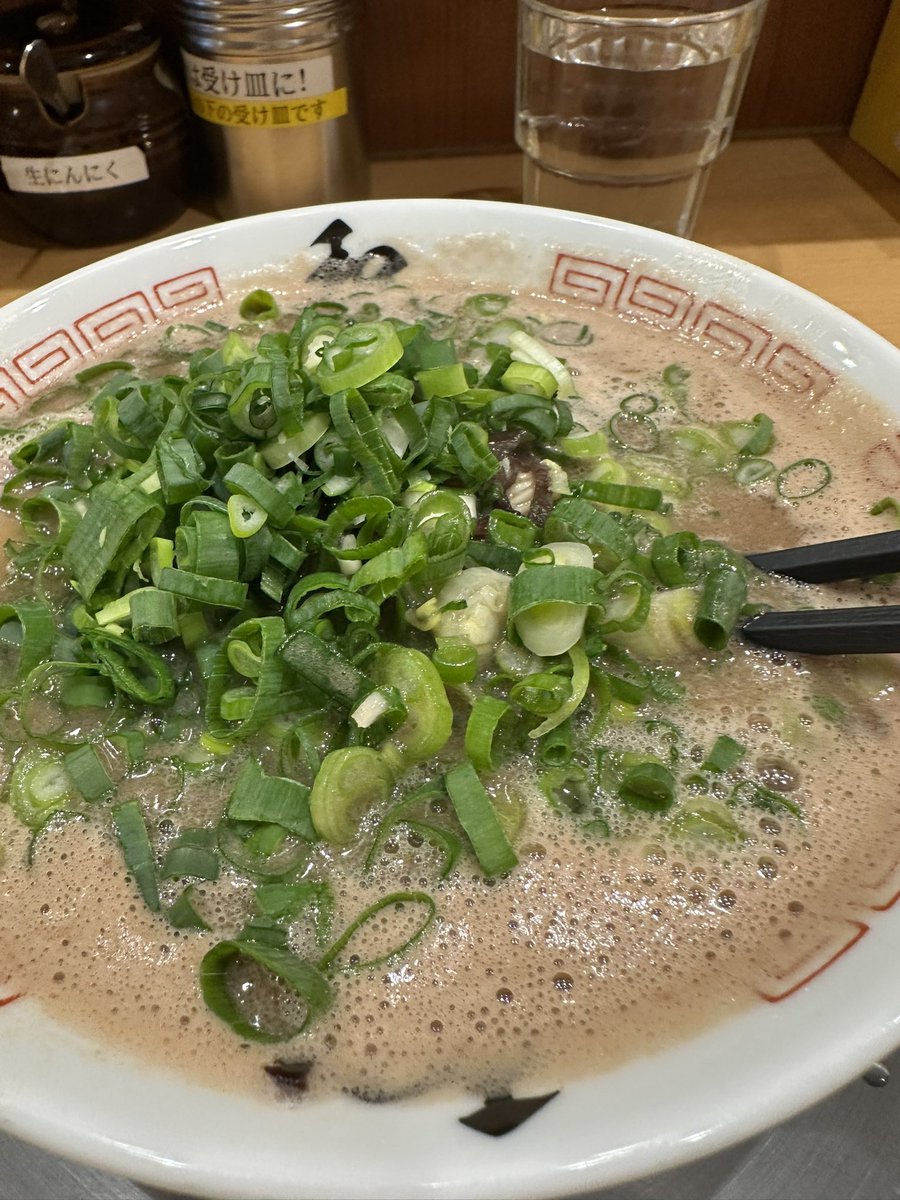 ujipu's tweet photo. 赤坂 博多ラーメン和。
行動が遅くて、今年初は遅めの来店。
それでも変わらず美味いのが最高！
安心と信頼の一杯

#博多ラーメン和 https://t.co/Yis4zKfcGH