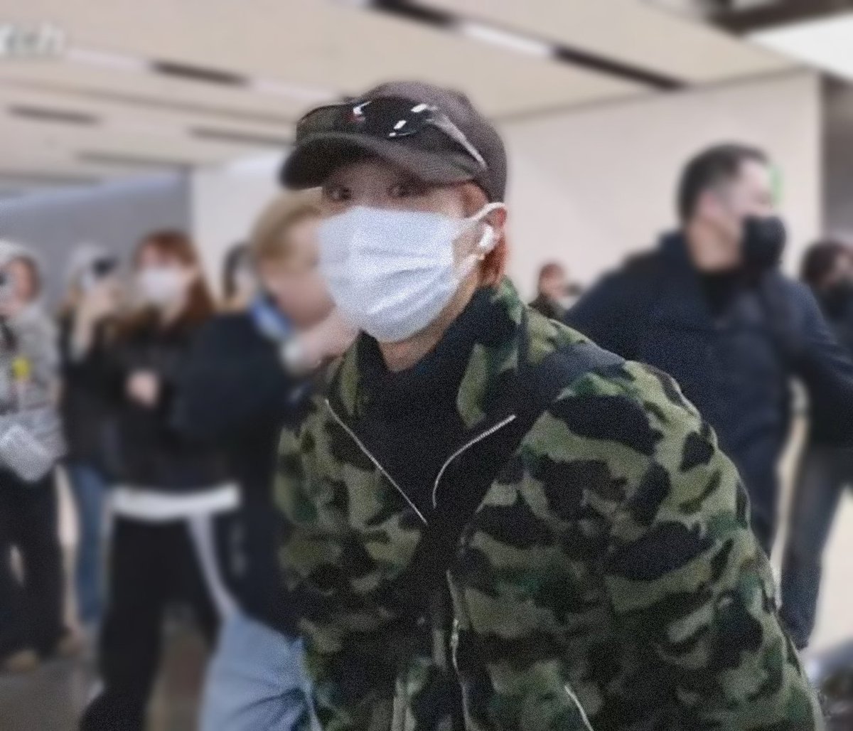 moonlightmino's tweet image. his eyes can speak