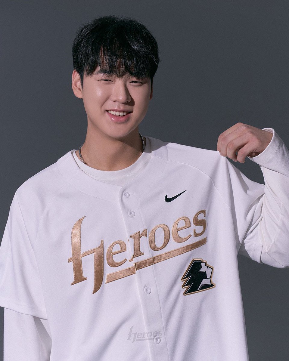 내가 현우엿으면 전광판 사진 이걸로 바꿔달라할거임