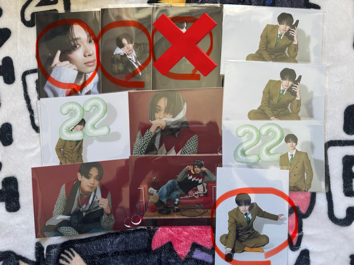 ldh_rb_ono's tweet photo. @a_a0611 バツ以外の3枚でしたらお譲り可能です。
一番右下のものを求めてます。 https://t.co/5BHu958MKu