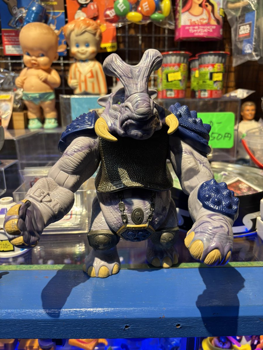 スモール・ソルジャーズ』に登場する ゴーゴナイト スラムフィスト