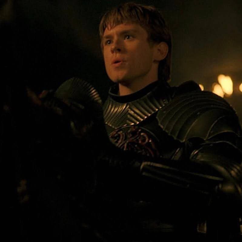 gulaaab__'s tweet image. the fact that we can actually see colours in a night scene