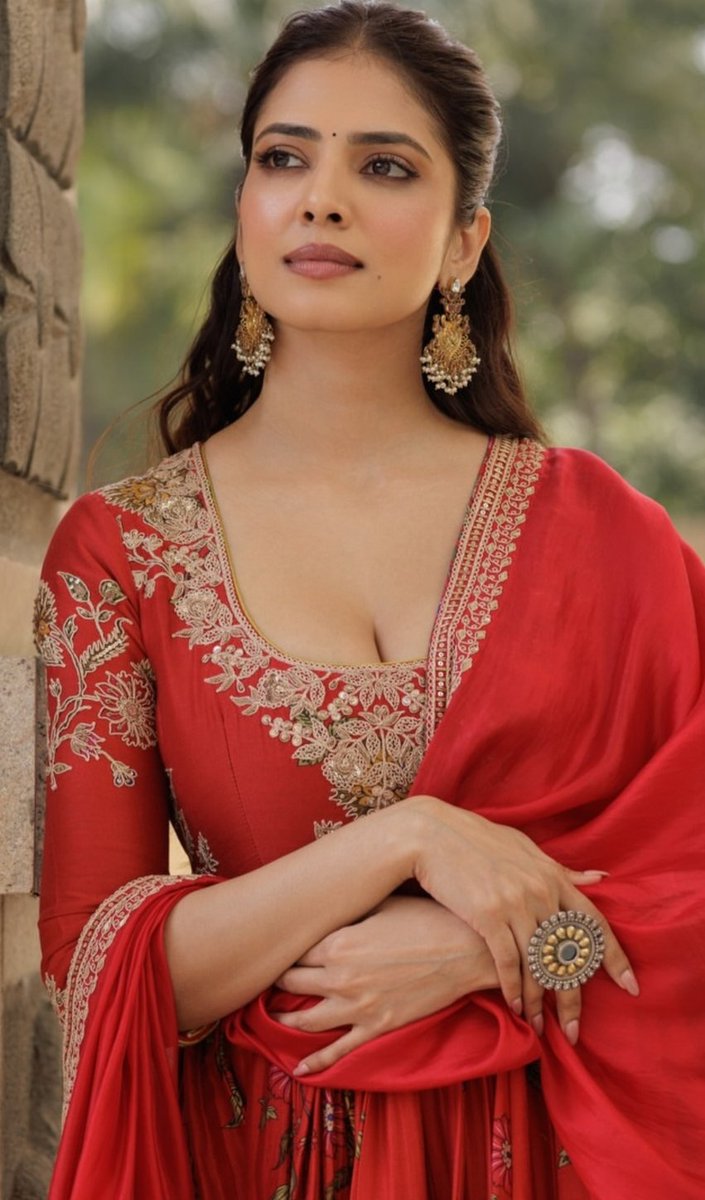 KKuttaps's tweet image. Maaaaalu❤️
#MalavikaMohanan