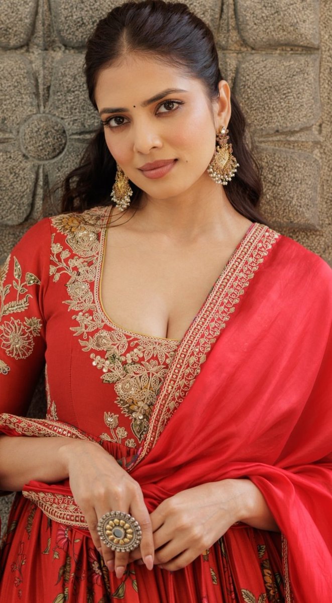 KKuttaps's tweet image. Maaaaalu❤️
#MalavikaMohanan