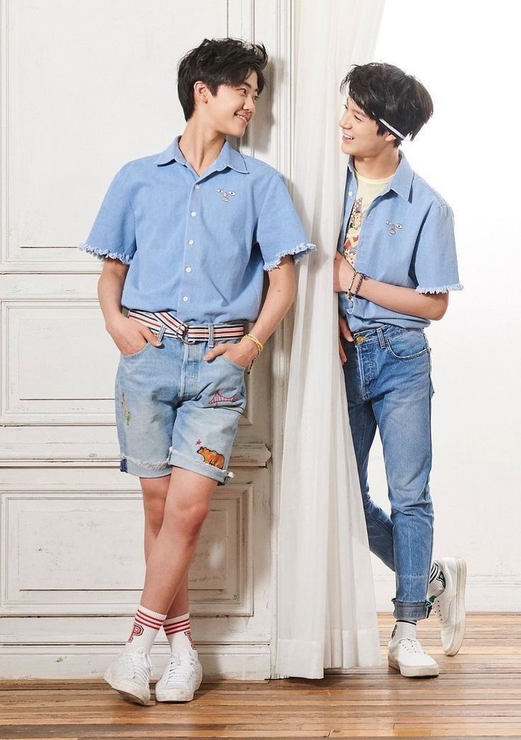 jenododo23's tweet image. teenager me who first loved jeno and jaemin’s friendship from these pictures would never believe what we’re getting in 2026 🥹